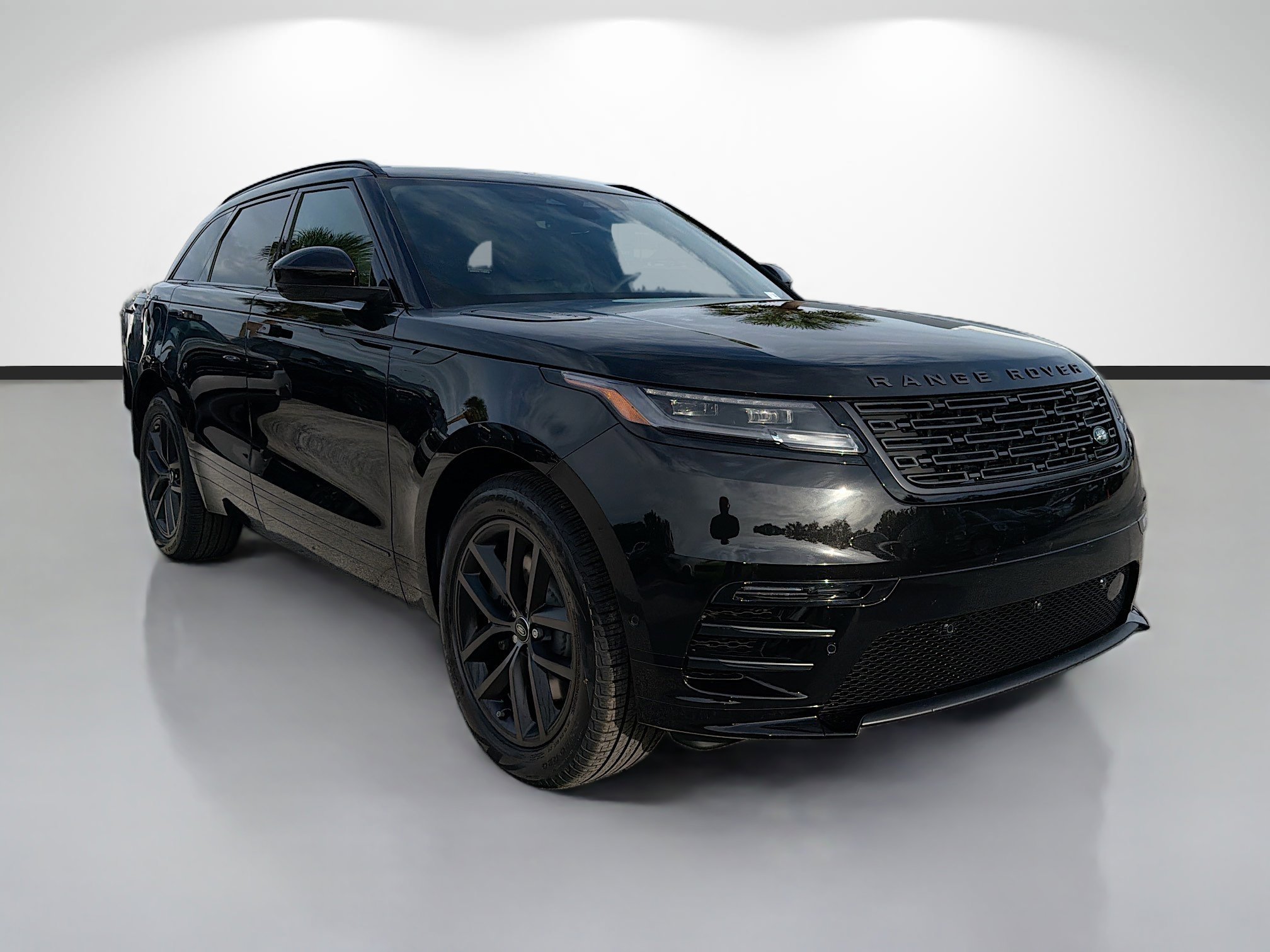 New 2026 Santorini Black Land Rover Belgravia Edition image 6
