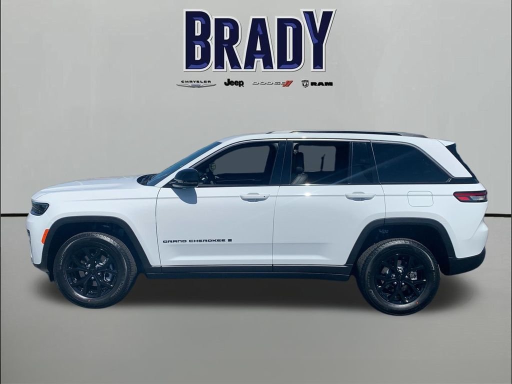 New 2026 Bright White Clear-Coat Exterior Paint Jeep Laredo Altitude image 4
