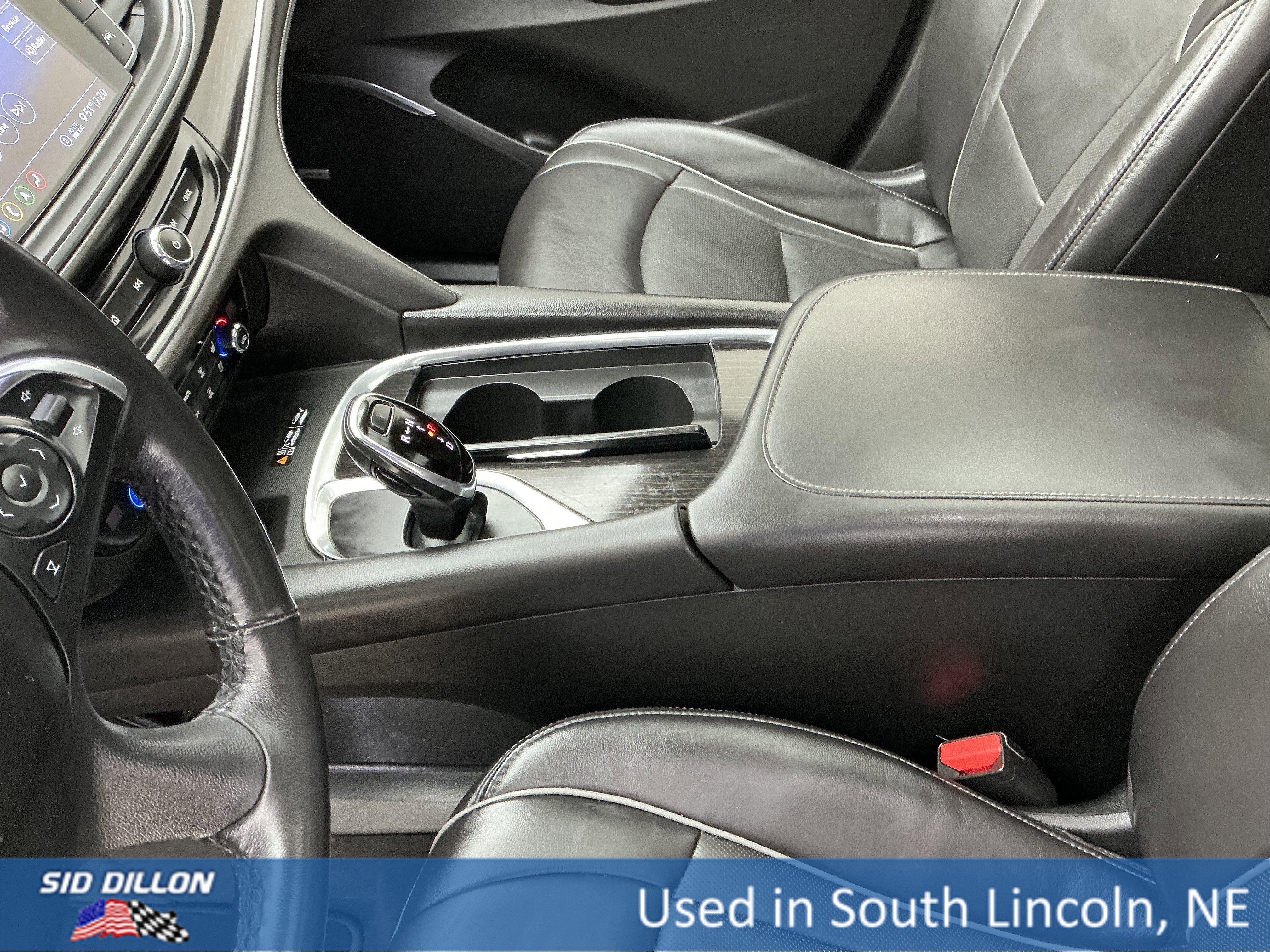 Used 2020 White Frost Tricoat Buick Avenir image 14