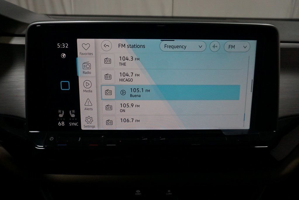 2025 Volkswagen Atlas Cross Sport SE w/Tech - Photo 18