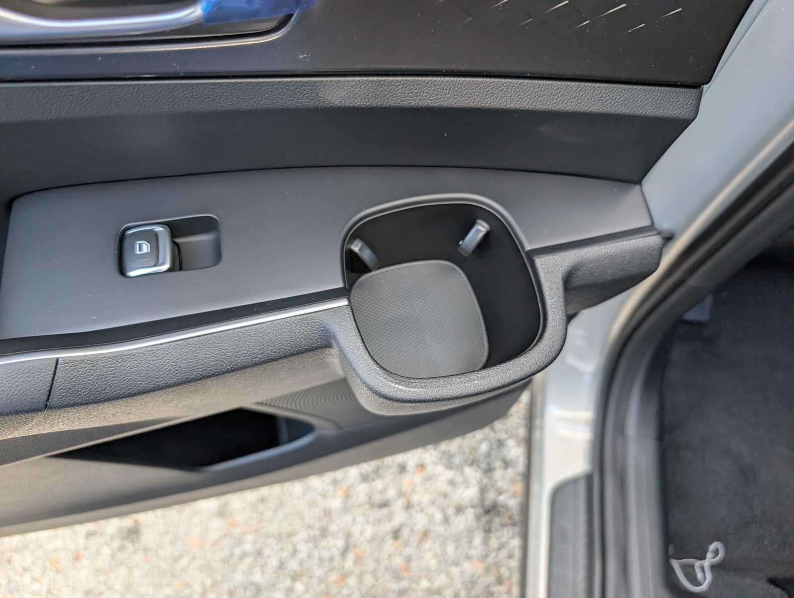 New 2026 Ivory Silver Kia S image 19