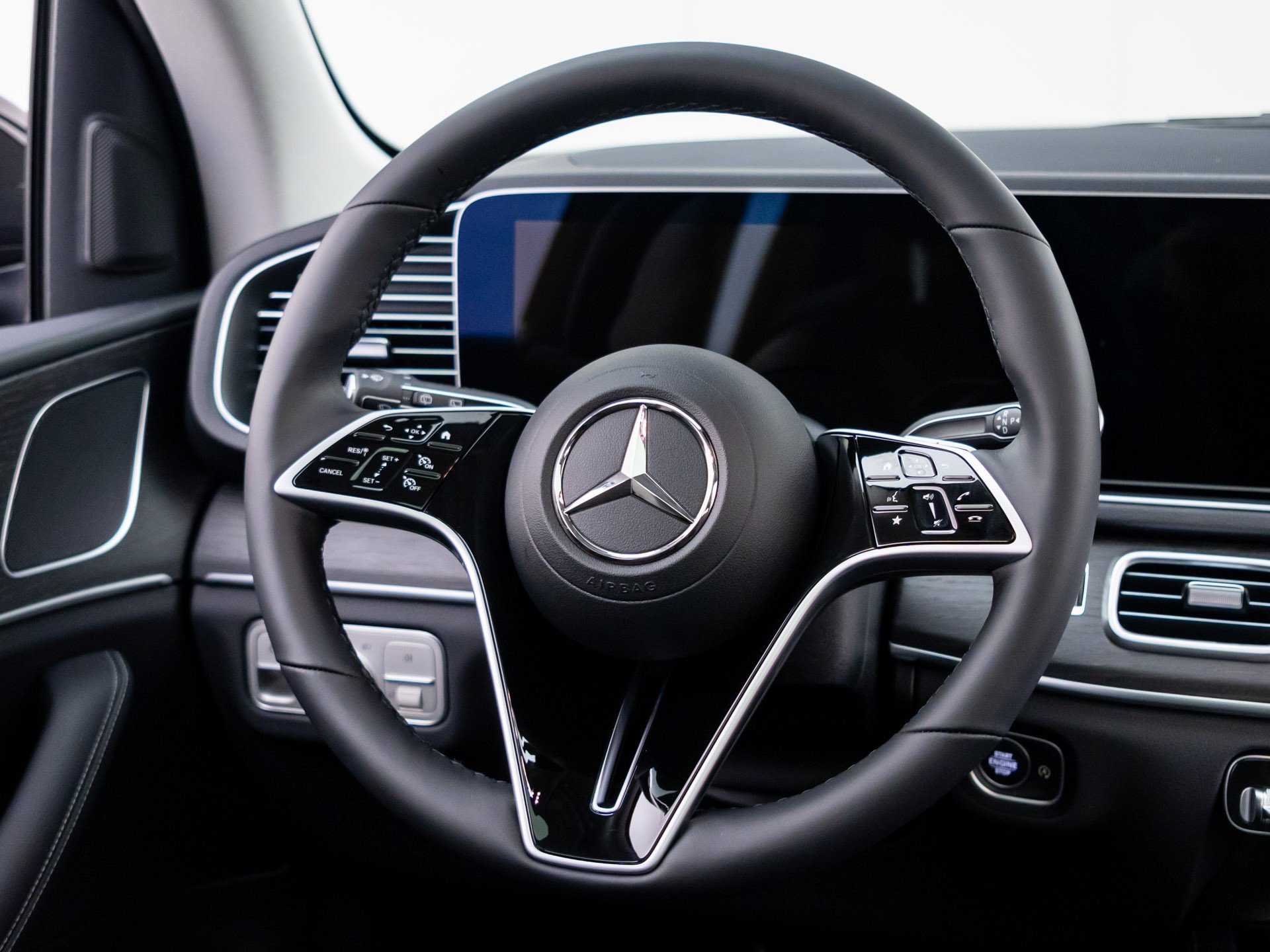 Used 2026 Black Mercedes-Benz GLE 350 image 13