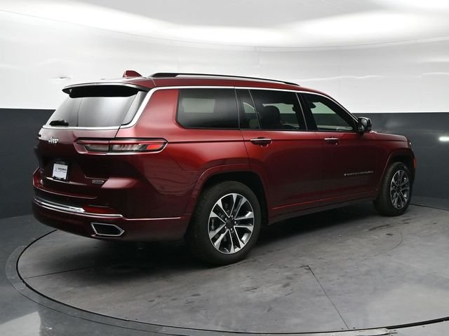 Used 2022 Velvet Jeep Overland image 5