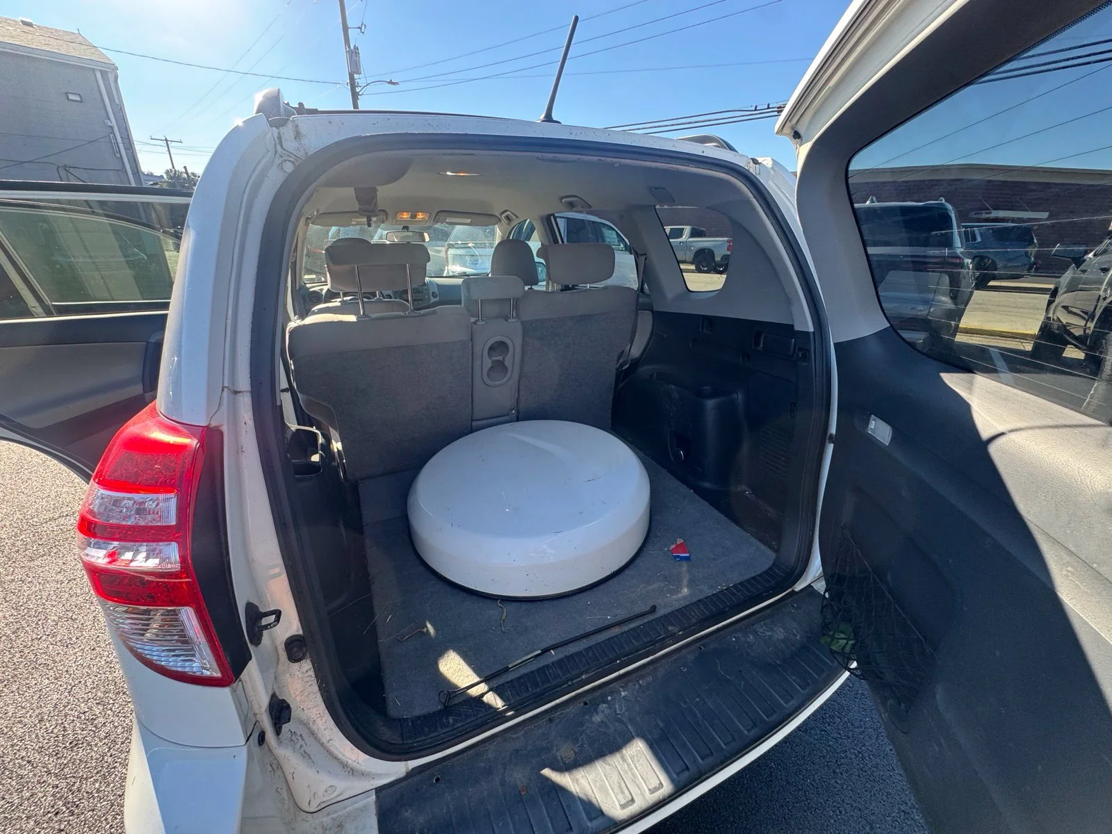 Used 2011 White Toyota Base image 16