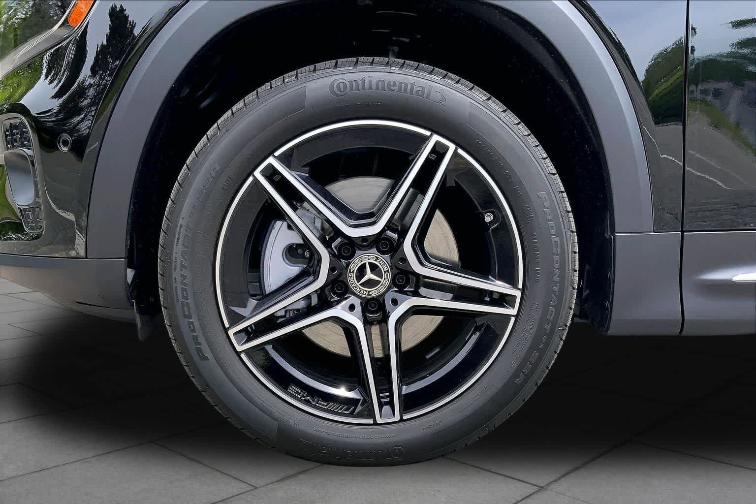 New 2026 Night Black Mercedes-Benz GLB 250 image 15