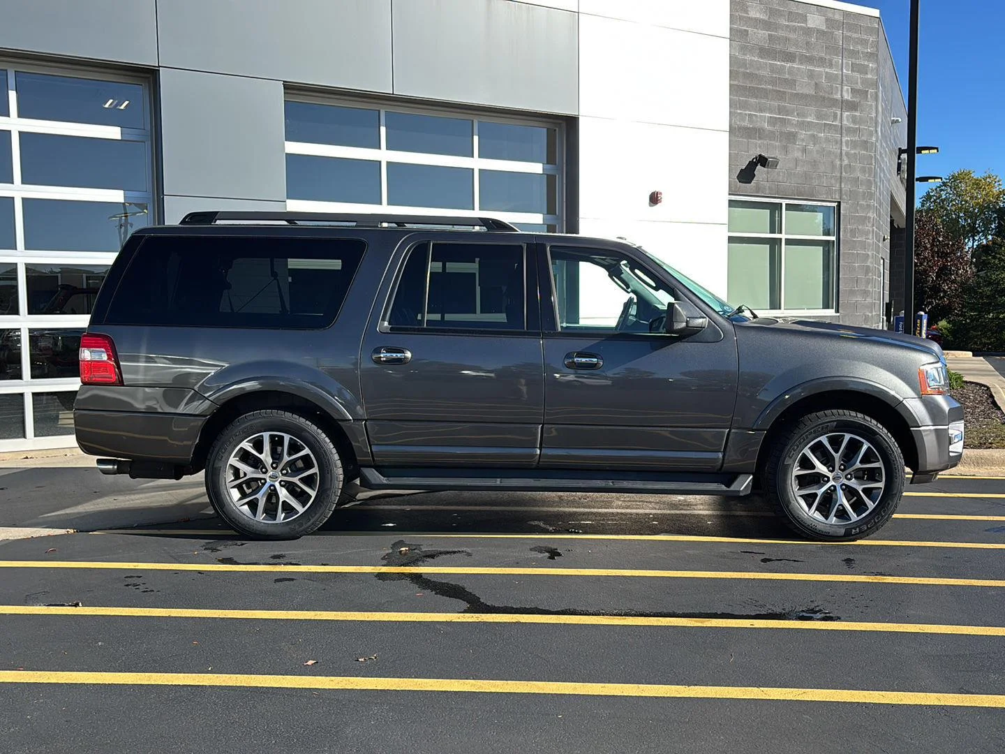 Certified Used 2017 Magnetic Ford XLT image 5