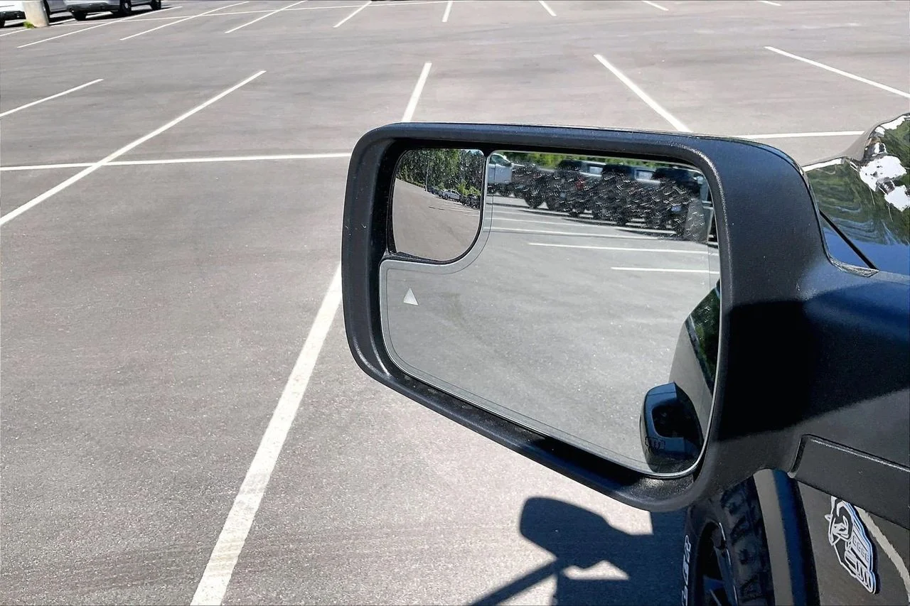 New 2026 Diamond Black Crystal Pearl-Coat Exterior Paint RAM Rebel image 27