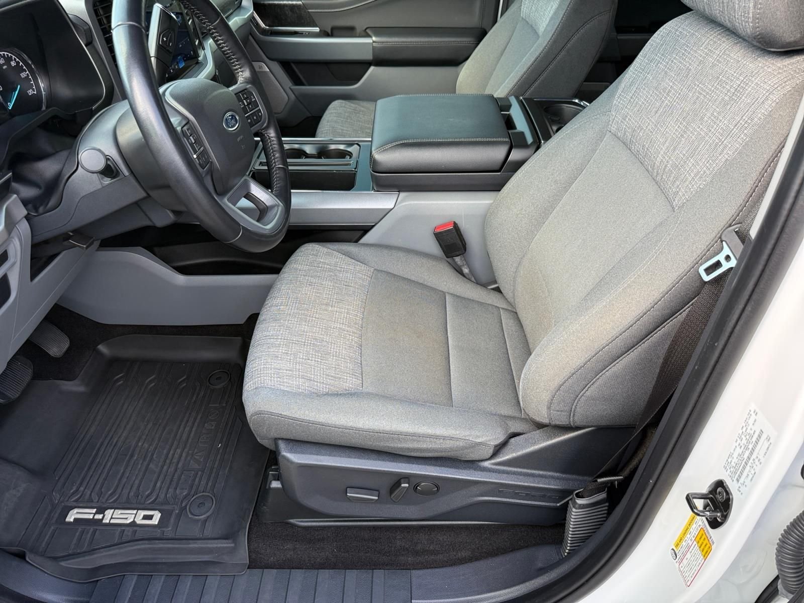 Certified Used 2022 Oxford White Ford XLT image 11