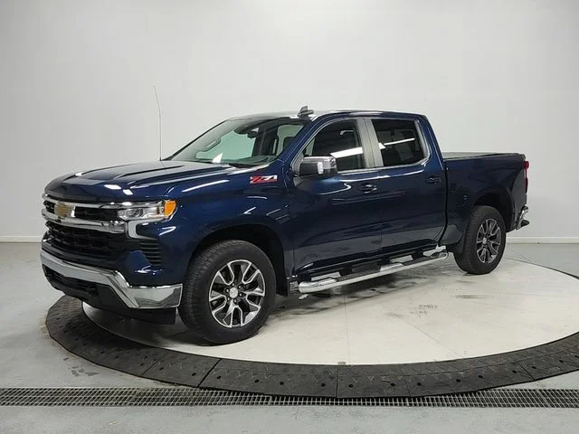 Used 2023 Blue Chevrolet LT image 3
