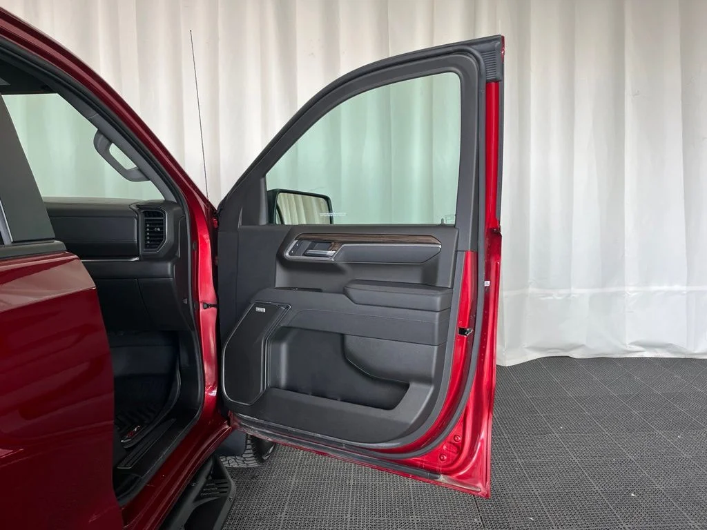 Used 2025 Red Chevrolet RST image 18