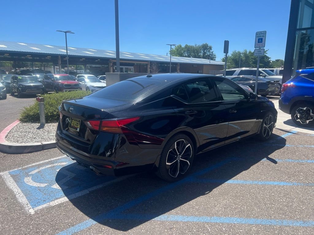 Used 2024 Black Nissan 2.5 SR image 7