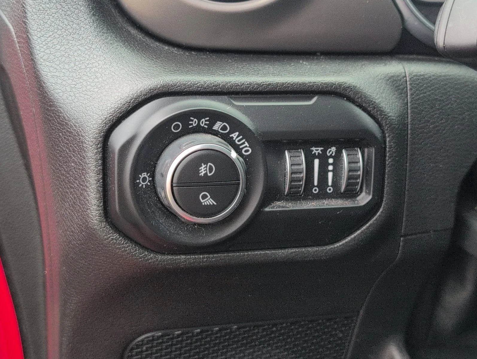 Used 2020 Firecracker Red Clearcoat Jeep Sport S image 30