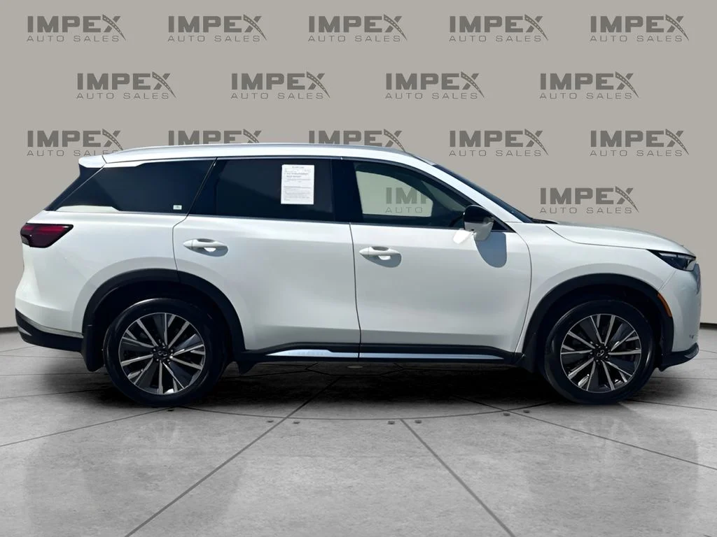Used 2026 White INFINITI LUXE image 6