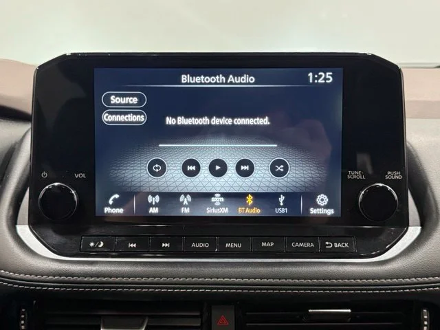 Used 2021 White Nissan Platinum image 21