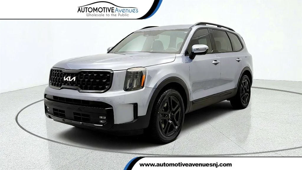 Used 2024 Everlasting Silver Kia SX Prestige X-Line AWD image 1