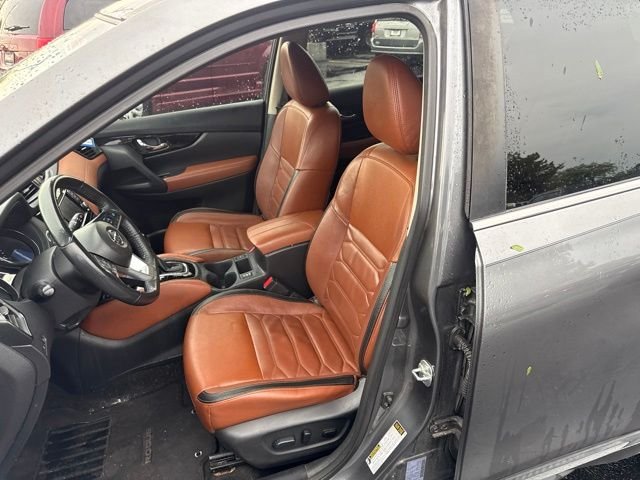 Used 2019 Gray Nissan SL image 8