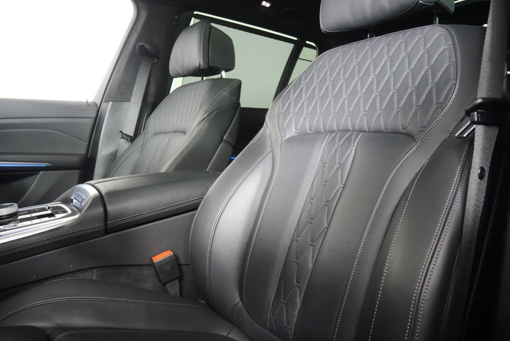 2026 BMW X7 M60i - Photo 11