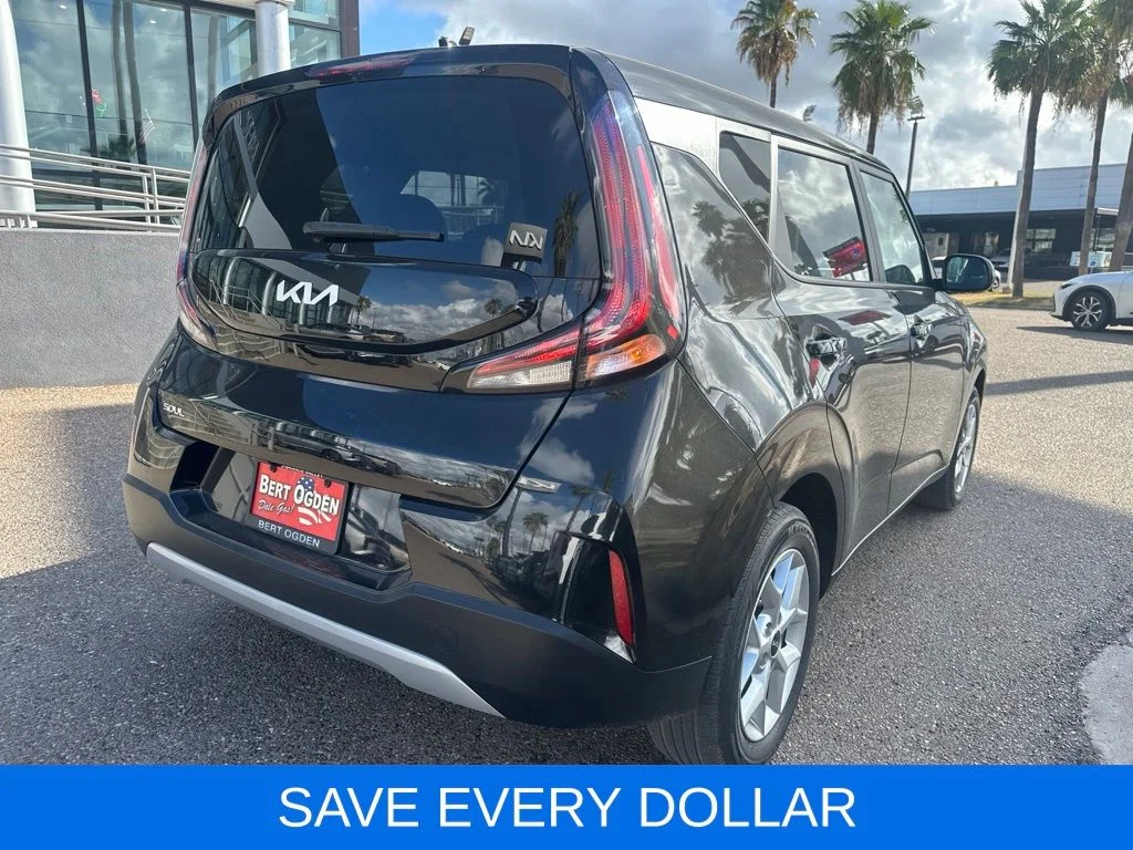 Used 2023 Black Kia LX image 4