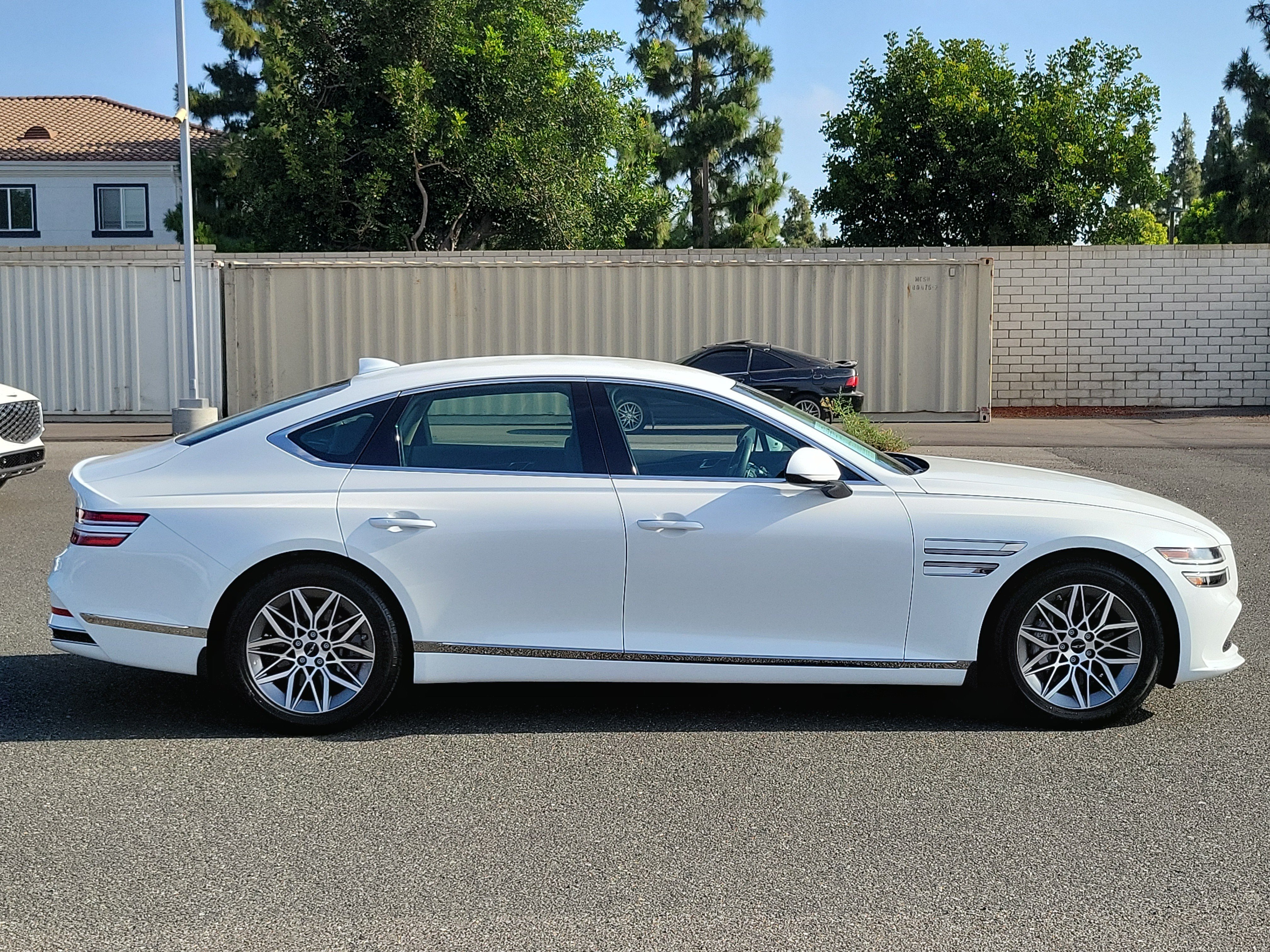 Certified Used 2026 Uyuni White Genesis 2.5T image 6