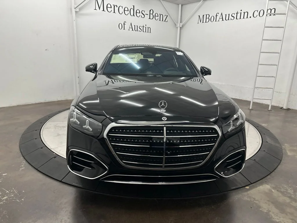 New 2027 Black Mercedes-Benz S 580 image 2
