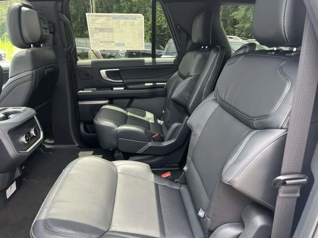 New 2027 Star White Metallic Tri-Coat Ford MAX Platinum image 10