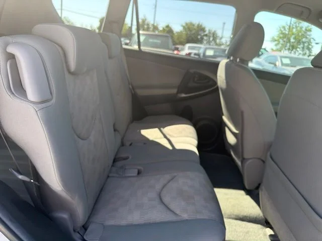 Used 2010 Silver Toyota Base image 24