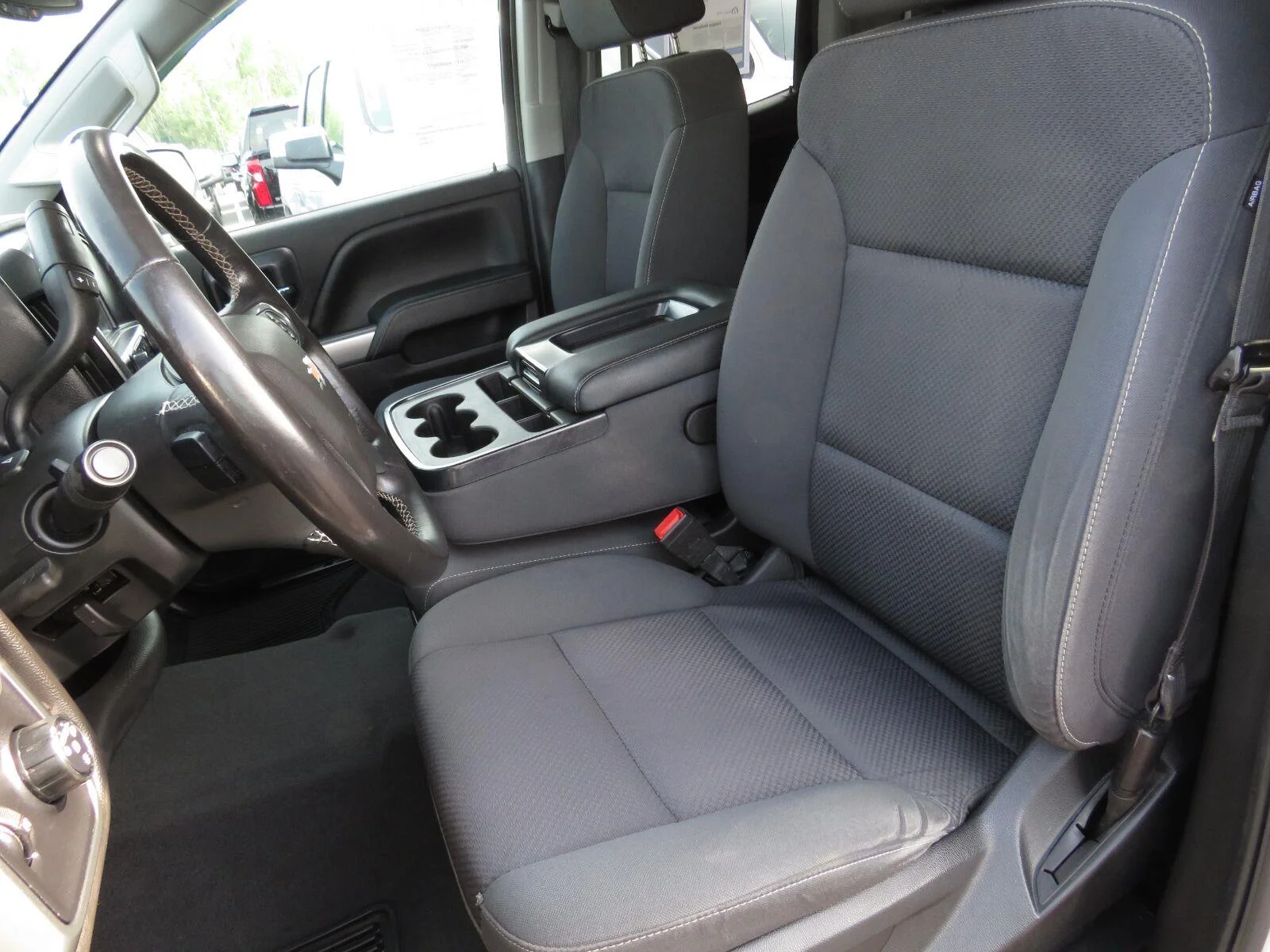 Used 2019 SILVER ICE METALLIC Chevrolet LT image 23