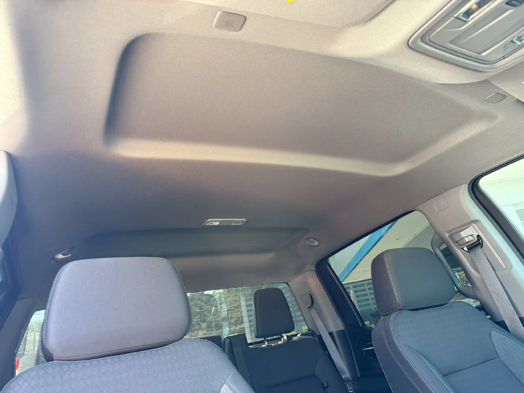 Used 2023 SUMMIT WHITE GMC Elevation image 16