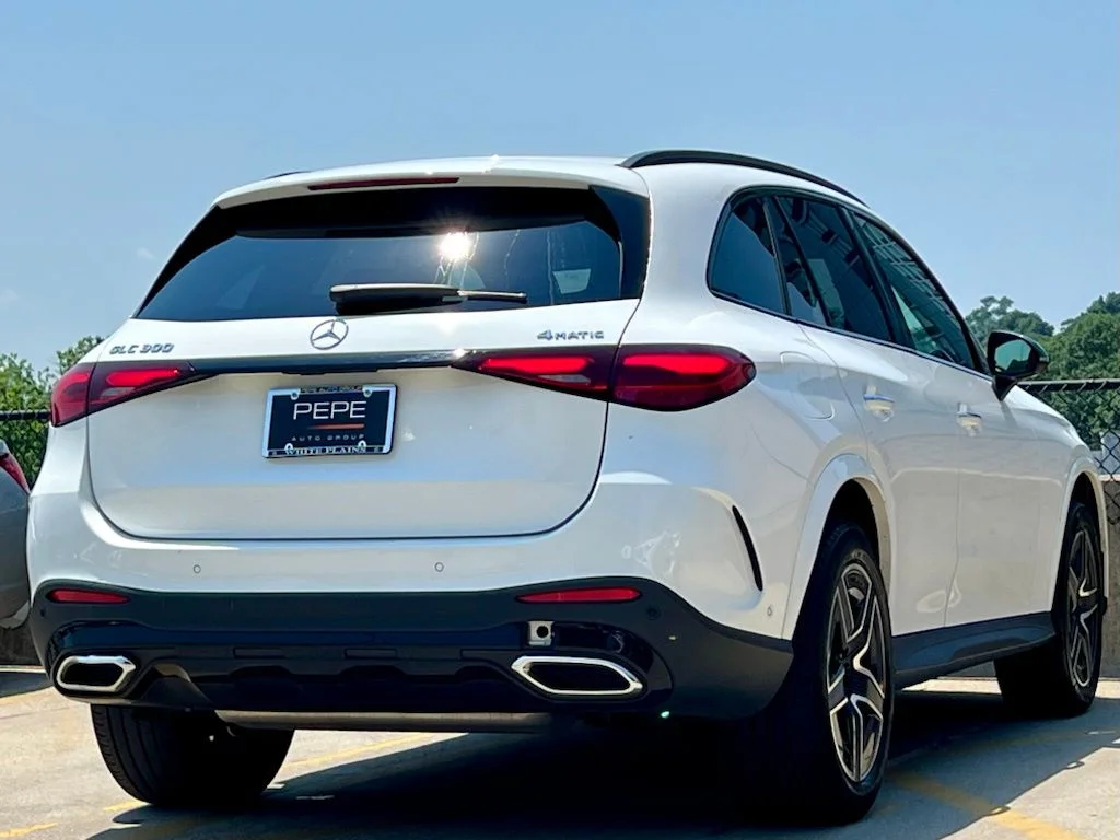 Certified Used 2024 White Mercedes-Benz GLC 300 image 7
