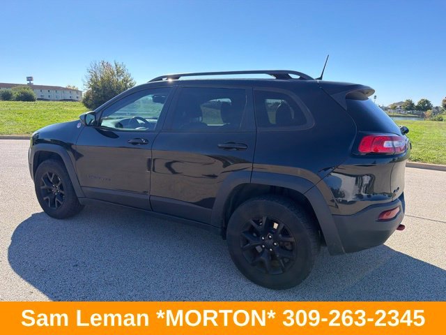 Used 2017 Jeep Cherokee Trailhawk with VIN 1C4PJMBS5HW588889 for sale in Morton, IL