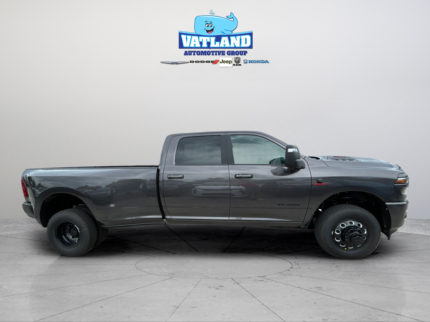 New 2026 Granite Crystal Metallic Clear-Coat Exterior Paint RAM Laramie image 6