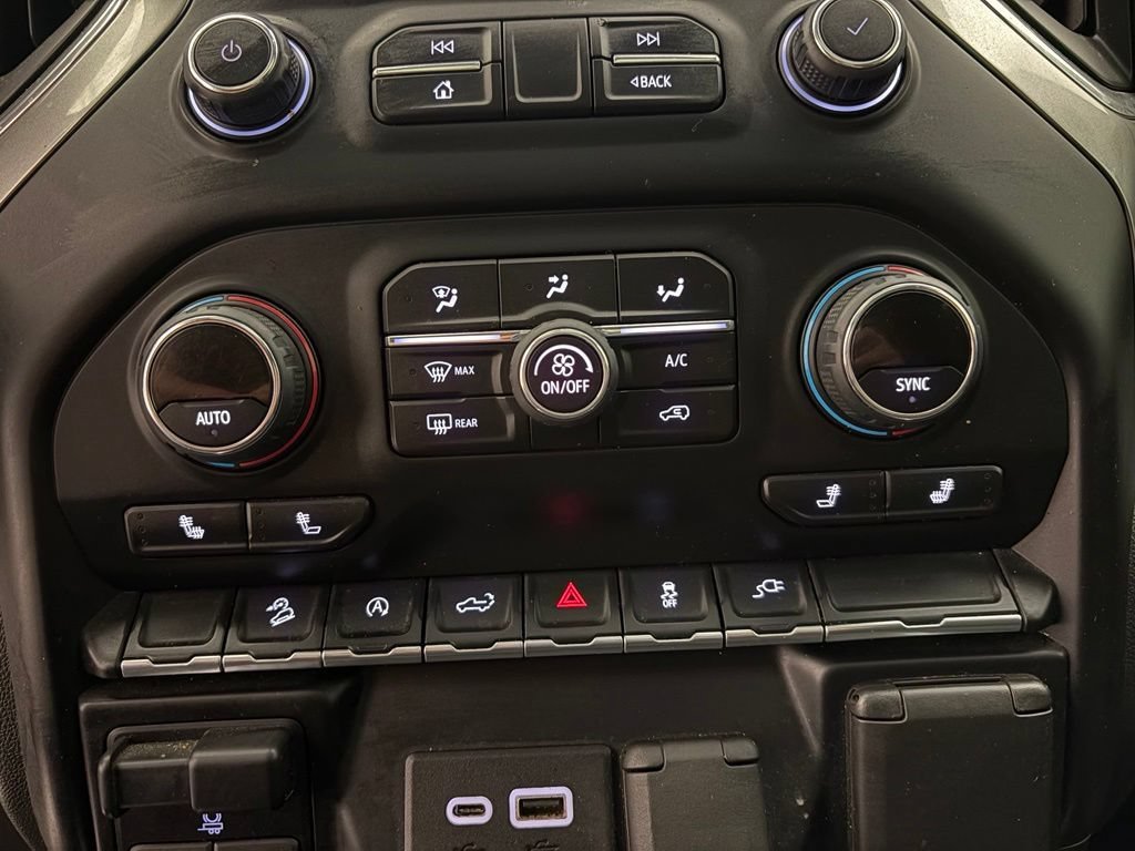 Used 2020 CAJUN RED TINTCOAT Chevrolet RST image 9