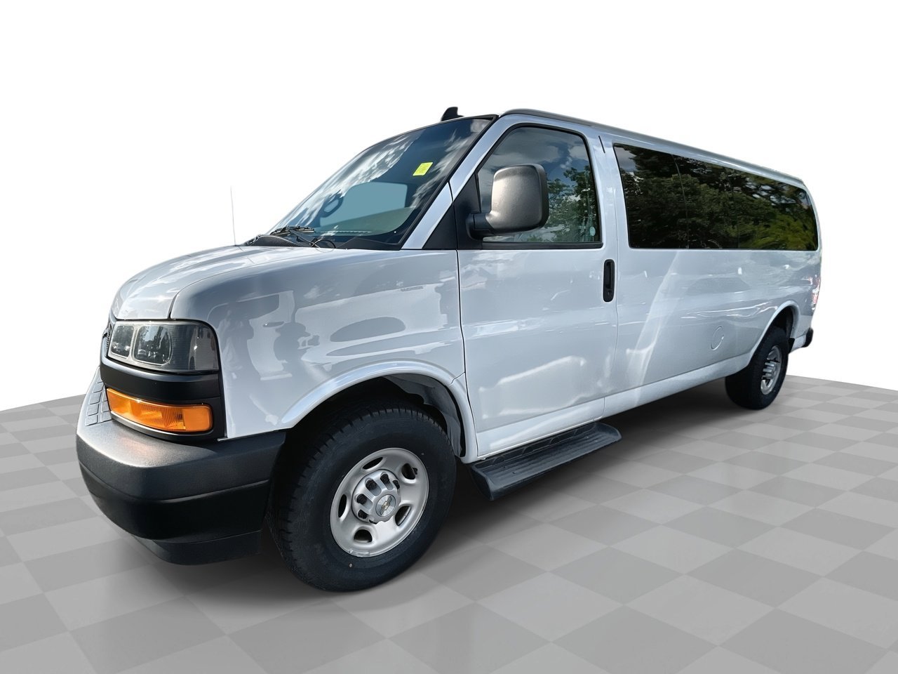2022 Chevrolet Express 3500 LS Extended's photo