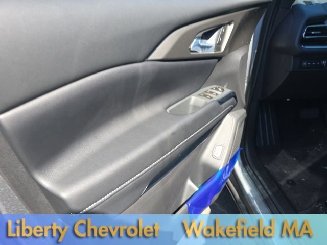 2027 Chevrolet Traverse LT - Photo 13