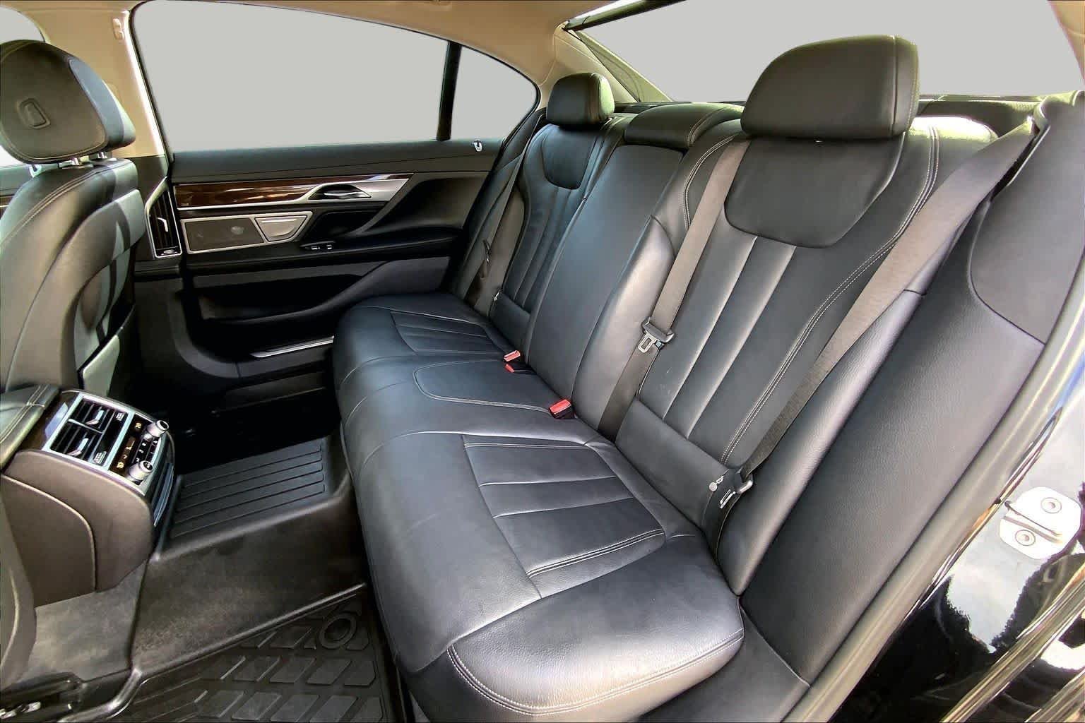 Used 2018 Jet Black BMW 740i image 20