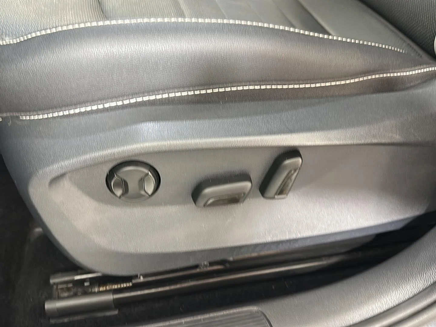 Used 2022 Platinum Gray Metallic Volkswagen SEL image 12