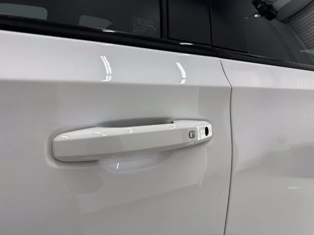Used 2024 Summit White GMC AT4 image 48
