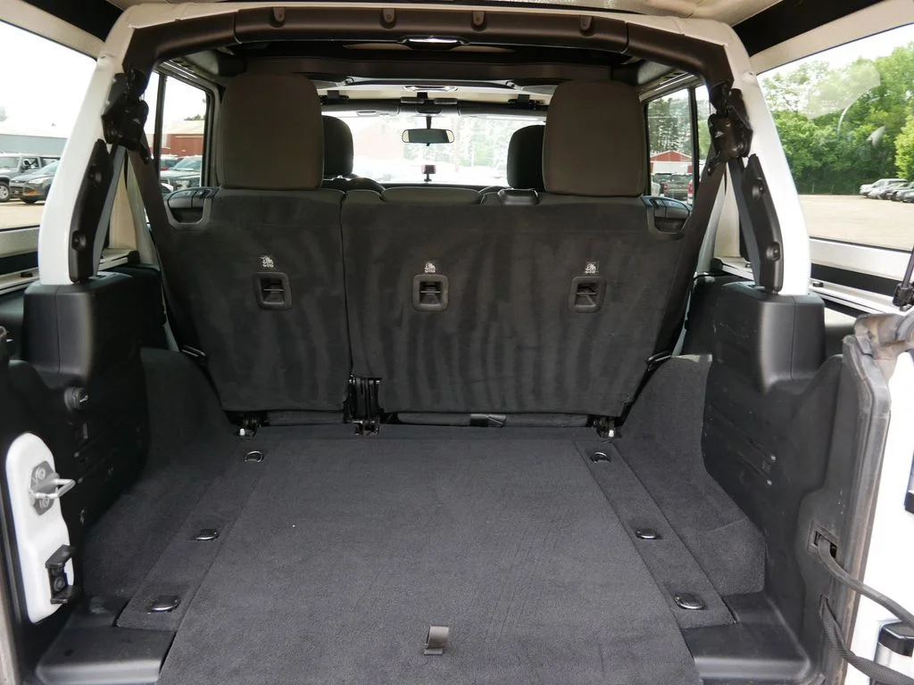 Certified Used 2021 White Jeep Unlimited Willys image 10