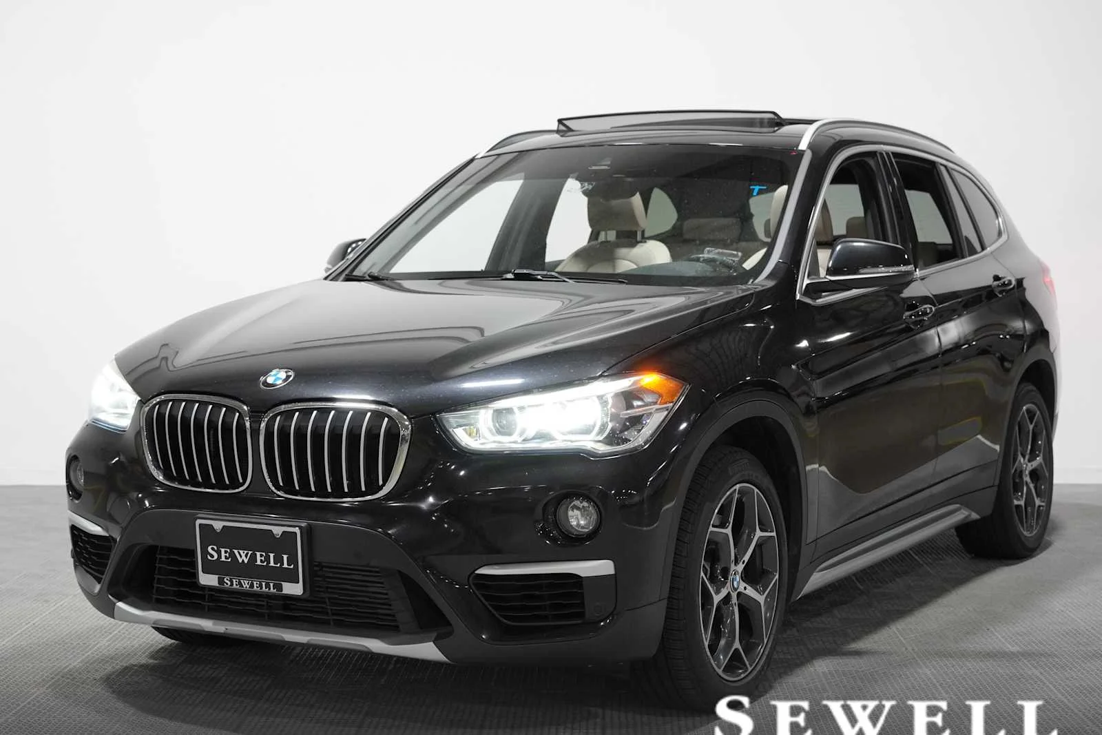 2019 BMW X1 sDrive28i's photo