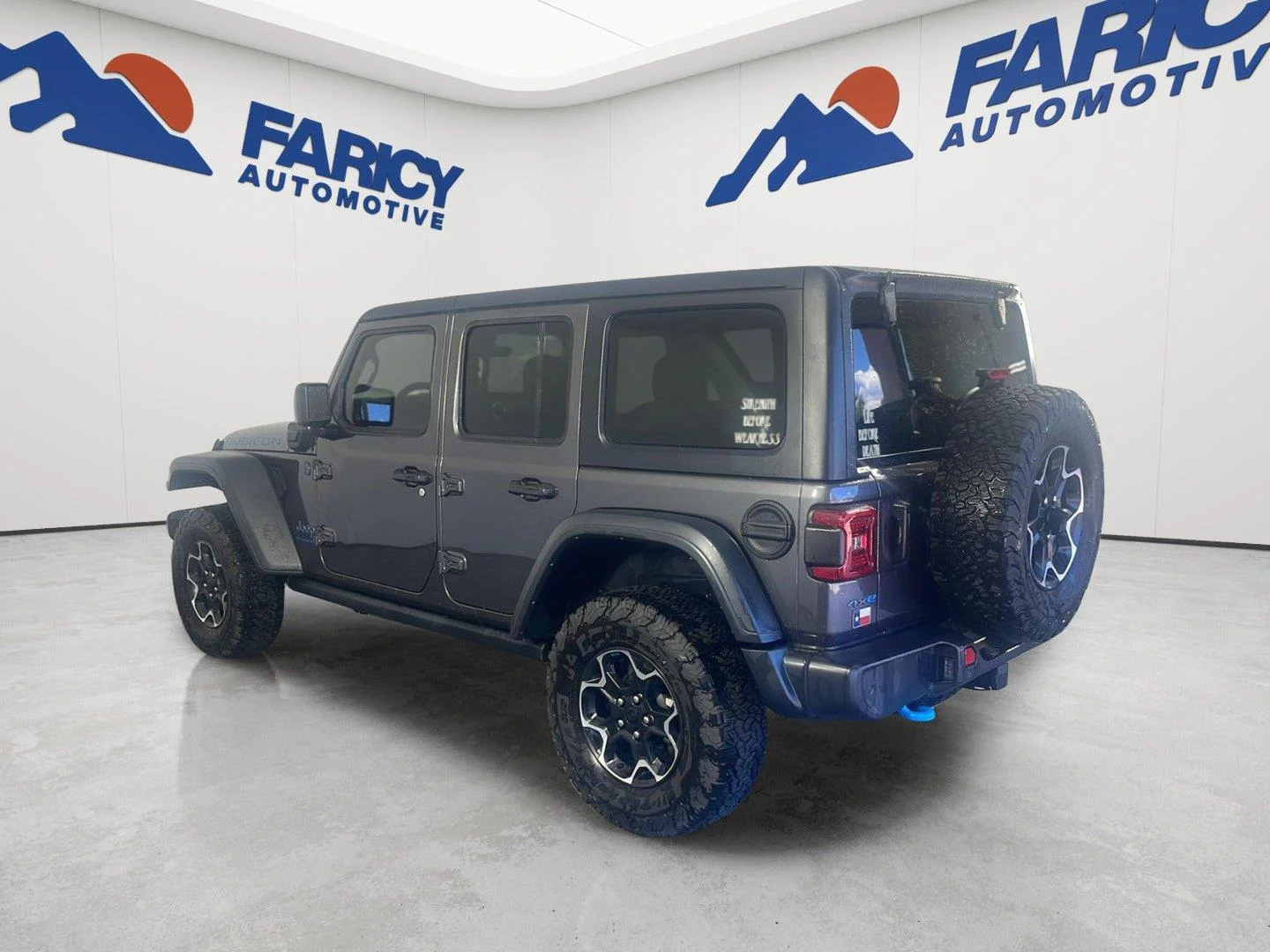 Used 2023 Granite Crystal Metallic Clearcoat Jeep Rubicon image 10
