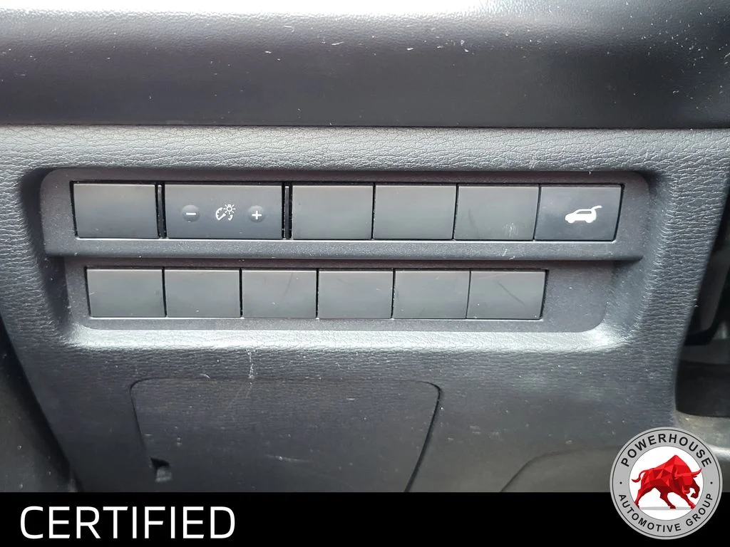 Used 2024  Mitsubishi SE image 28