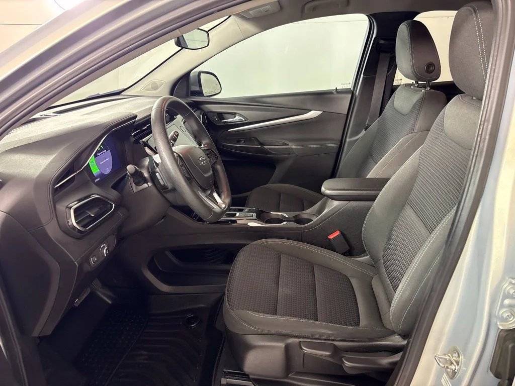 Used 2023 Silver Chevrolet LT image 30