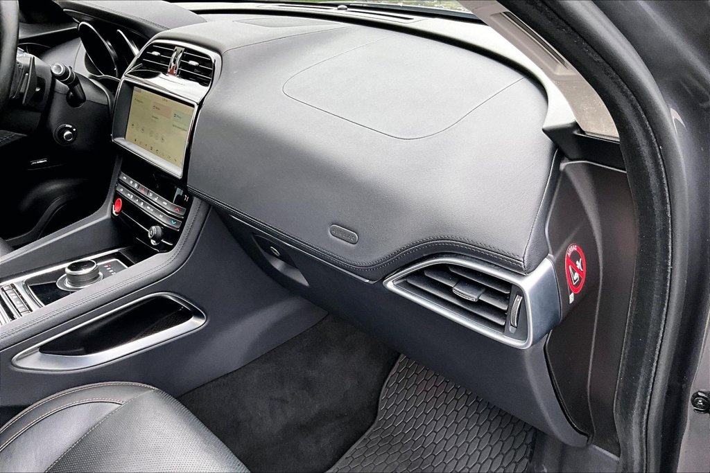 Used 2019 Gray Jaguar 25t Prestige image 16