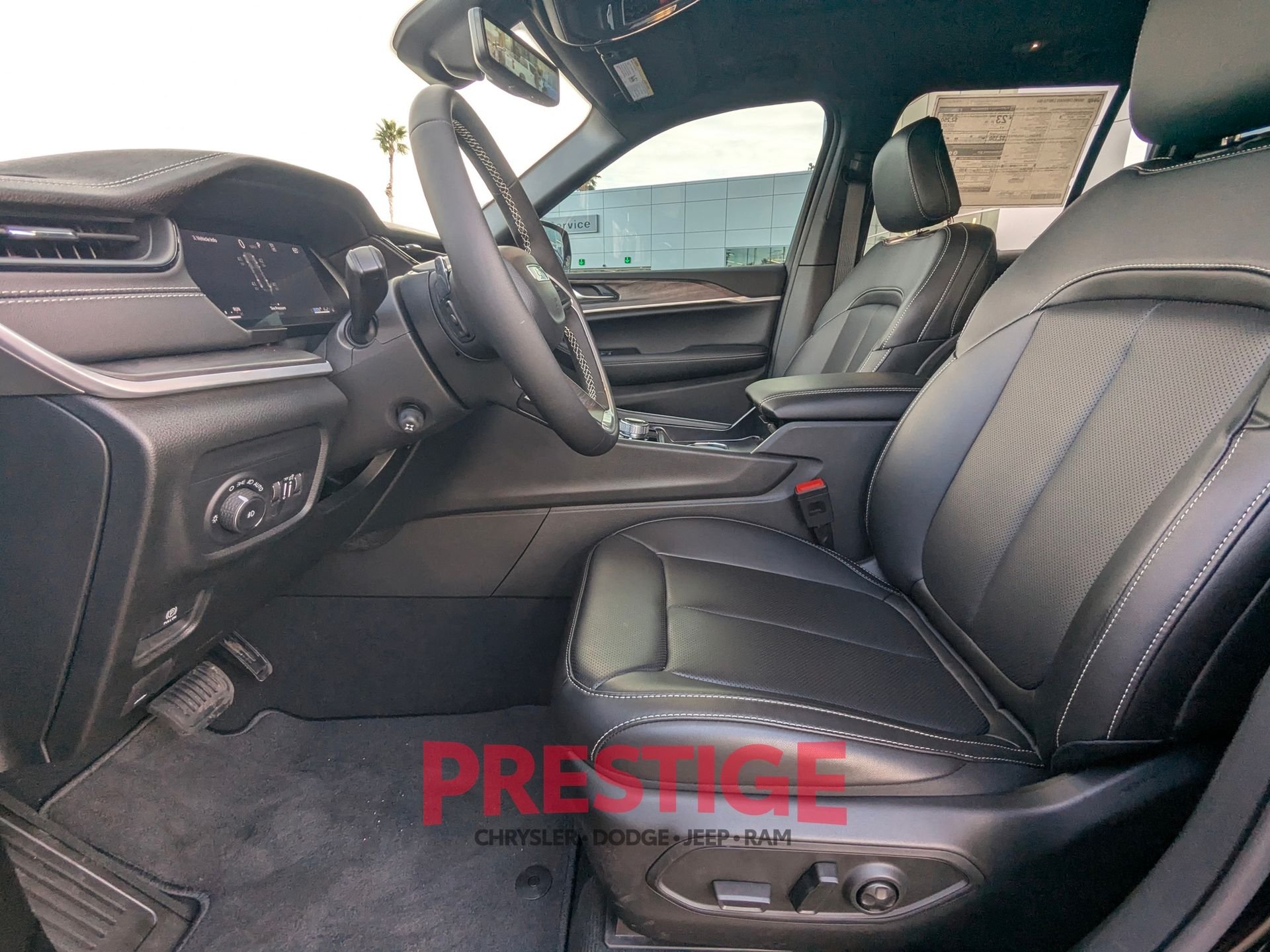 New 2026 Diamond Black Crystal Pearlcoat Jeep Limited image 23