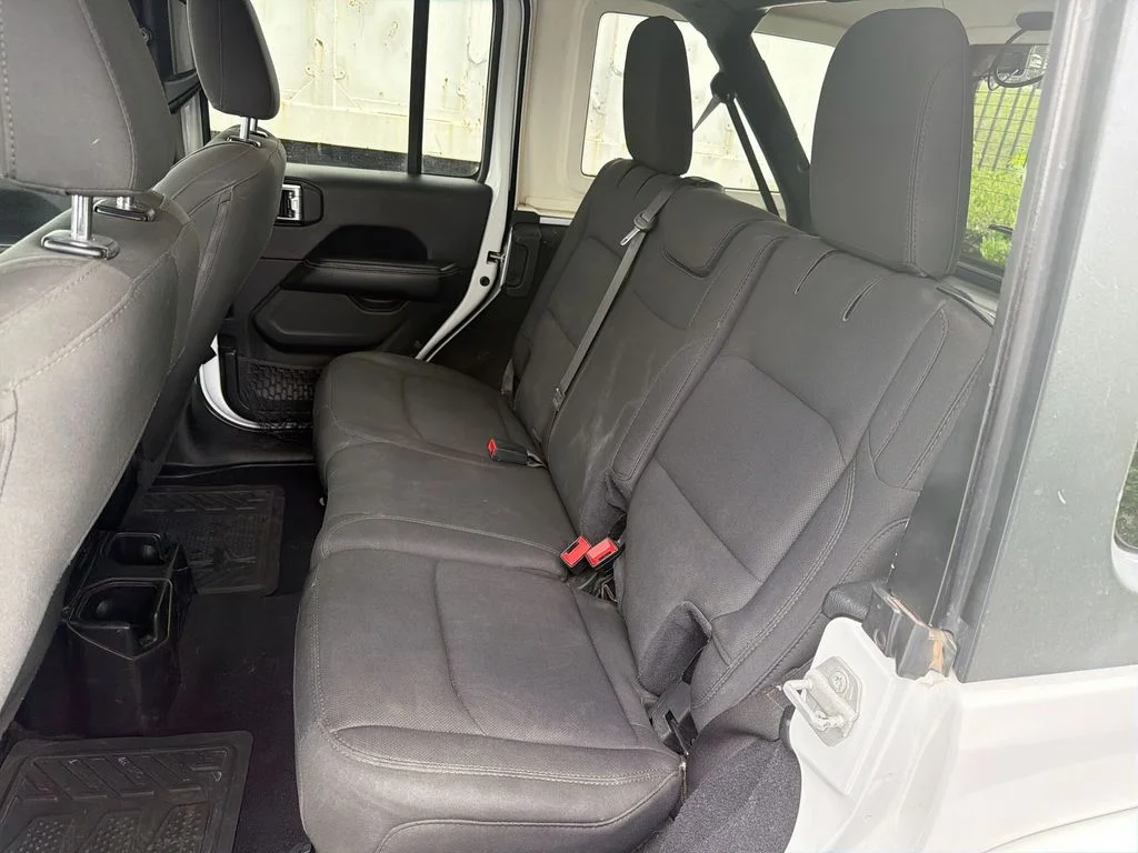 Used 2020 White Jeep Unlimited Sahara image 5