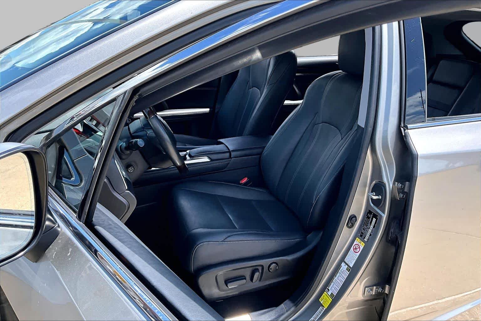Used 2017 Atomic Silver Lexus  image 8