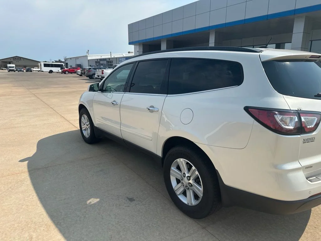 Used 2014 White Chevrolet 2LT image 28