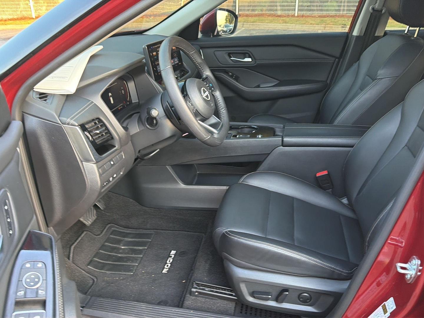 Used 2024 Scarlet Ember Tintcoat Nissan SL image 10