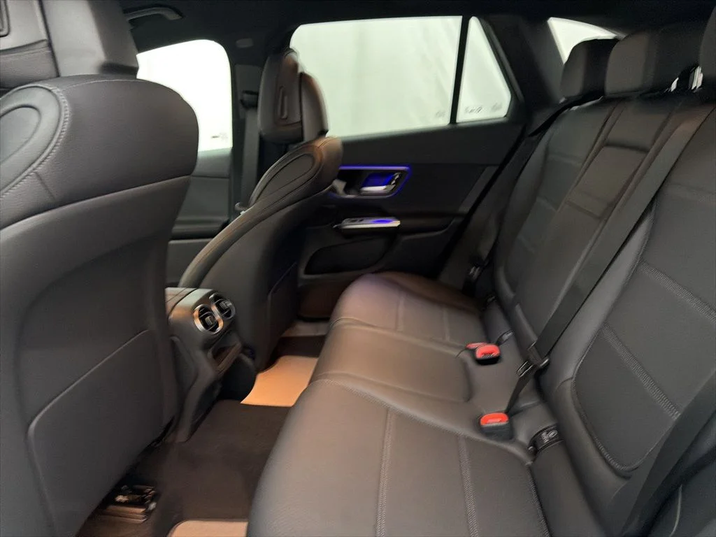 Used 2026 White Mercedes-Benz GLC 300 image 19