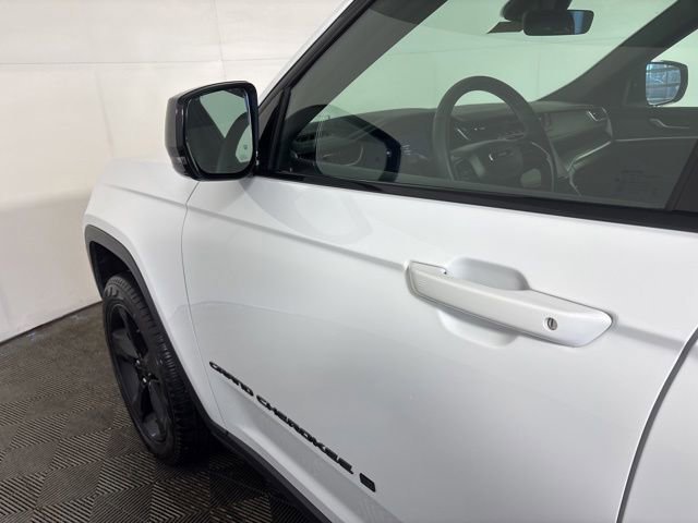 Used 2025 Bright White Clearcoat Jeep Limited image 13